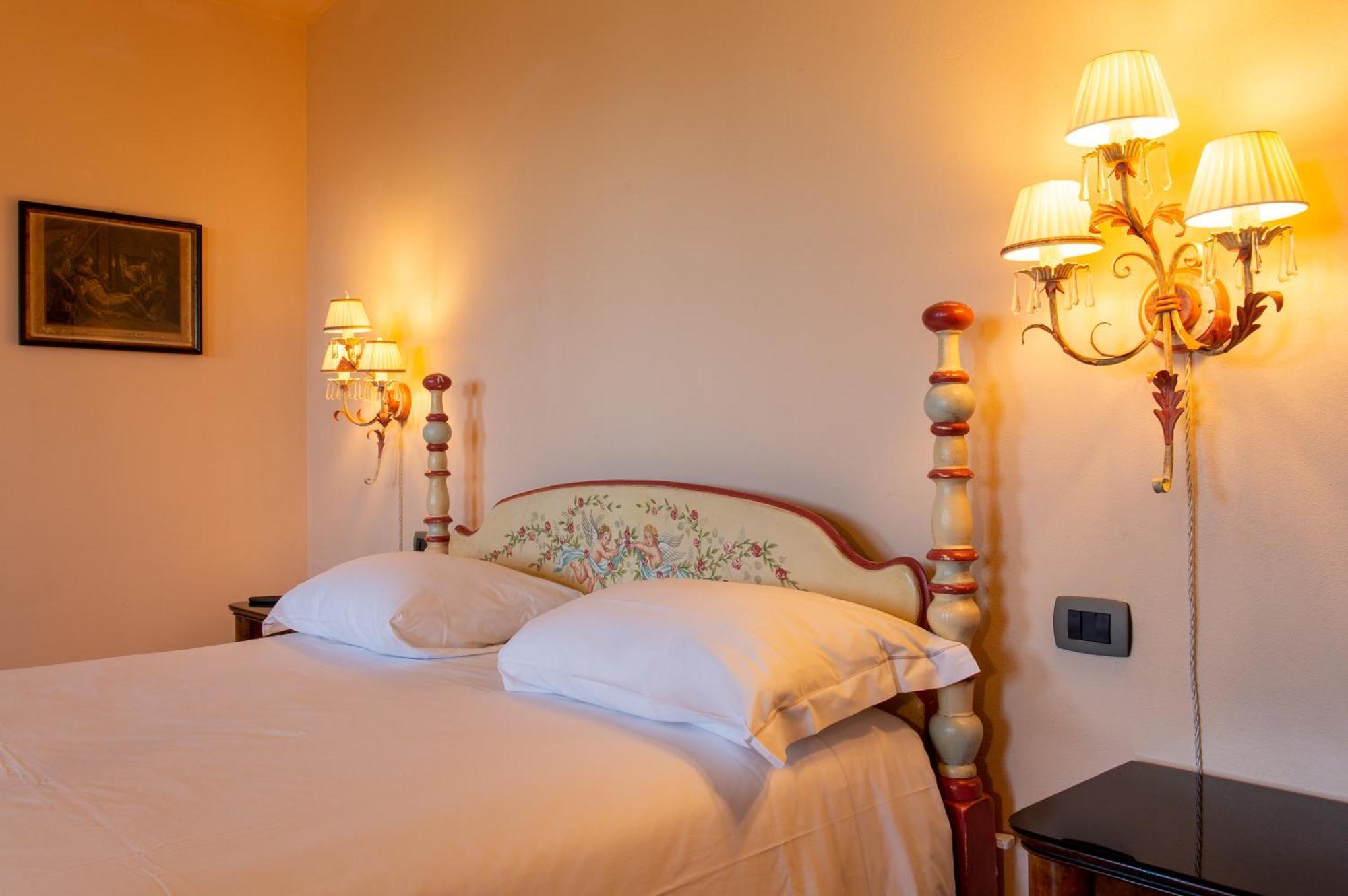 Borgo I Tre Baroni - Spa Suites & Resort Poppi Szoba fotó